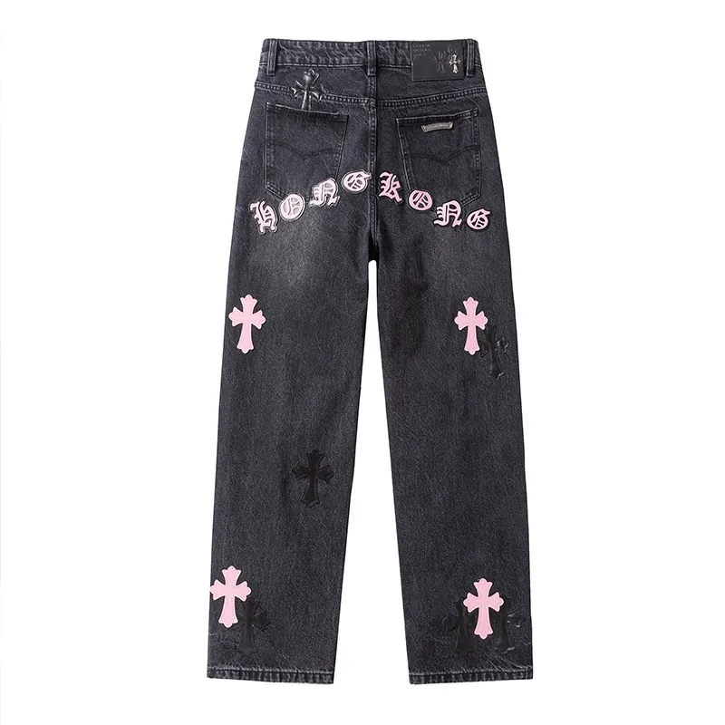 P260 💰 (top version) chrome hearts ss25 black leather Sanskrit fine jeans. Styles with different washed textures, very friendly to people with thin legs and thick legs. The slightly flared version is very flattering to the leg shape. The moderate length is timeless and easy to match. It is the basis of various styles. It is a must-have in the wardrobe! The fabric is stiff but also makes the upper body soft without losing texture. The washing process is even more perfect. It is a must-have item for everyone! ! !  Color: black Size: 30-32-34-36 30 32 34 36 Waist circumference 80 85 90 95 Sitting circumference 105 130 115 120 Foot opening 46 47 48 49 External length 102 103 104 105